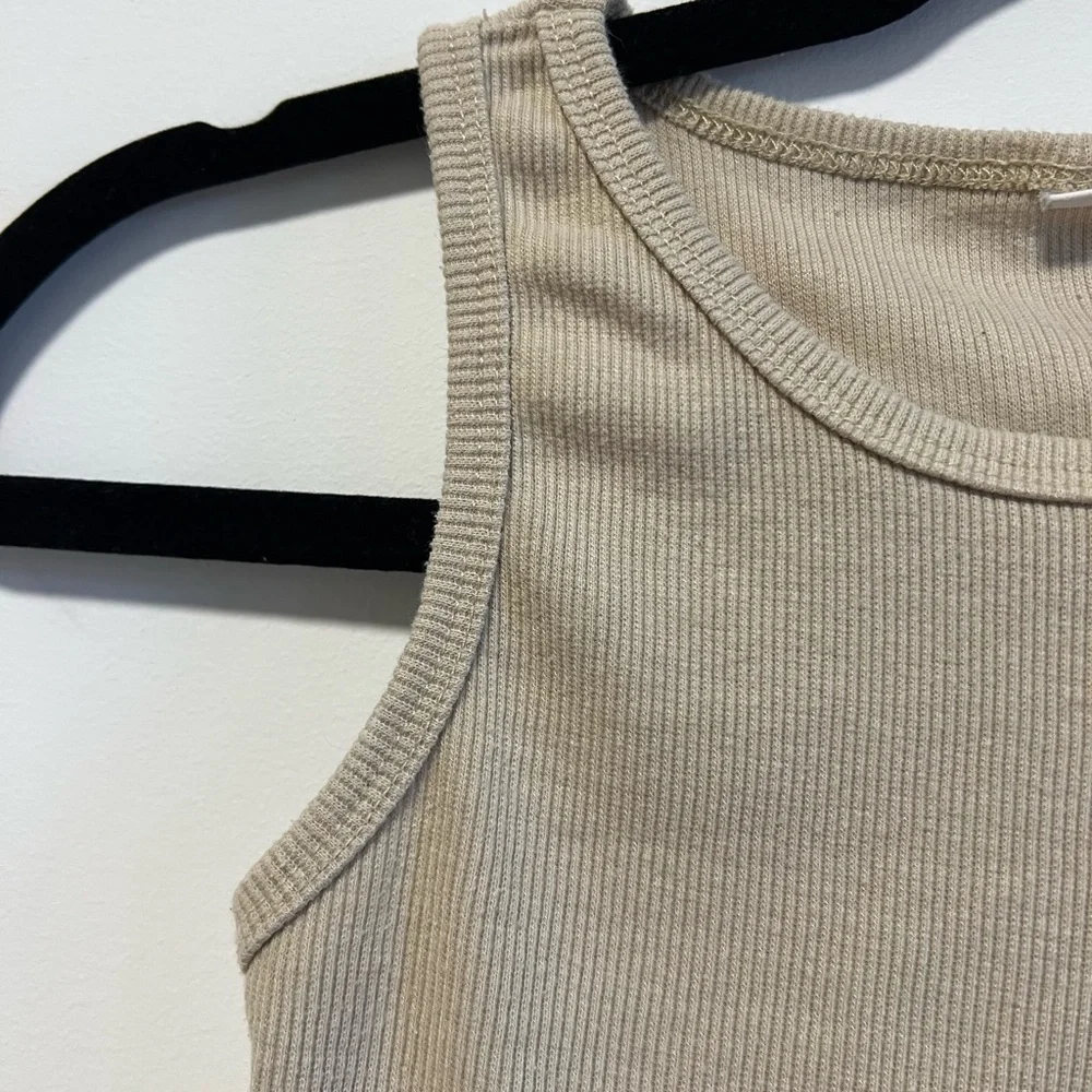 🔥Beige Ribbed Tank Top - Picture 4 of 5